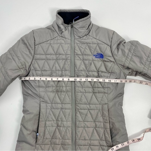 The Northface grey blue puffer thermaball trakker jacket women's S athleisure - Picture 7 of 13